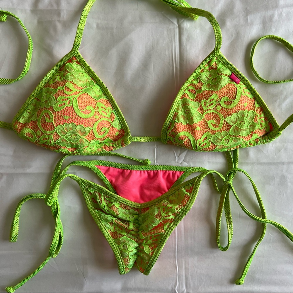 Chynna Dolls Rome: Micro Swimsuit Bikini Top & Bottom Set in Salmon / Neon Green - Picture 4 of 5